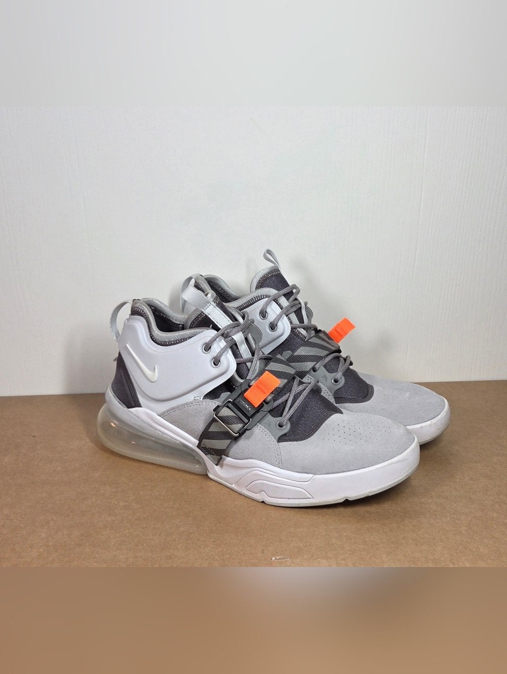 Nike Air Force 270 Shoes Mens Size 10 Wolf Grey White Dark Gray Sail AH6772-002